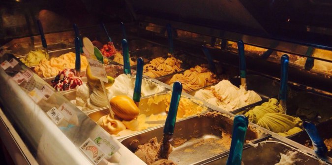 20 Referensi Tempat Makan di Bali Yang Letaknya Pinggir Pantai Atau Sawah Dengan View Bagus 13