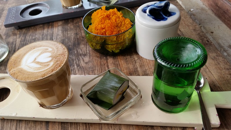 20 Referensi Tempat Makan di Bali Yang Letaknya Pinggir Pantai Atau Sawah Dengan View Bagus 1