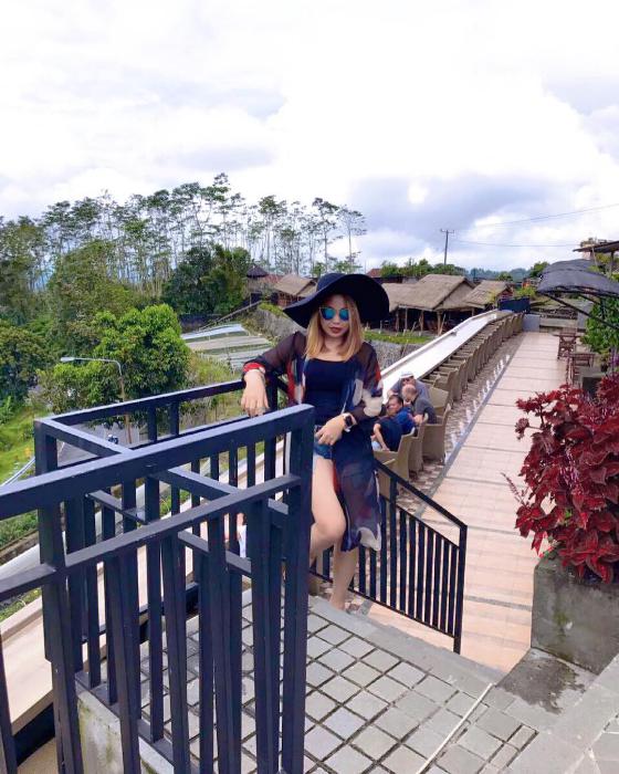 20 Referensi Tempat Makan di Bali Yang Letaknya Pinggir Pantai Atau Sawah Dengan View Bagus 8