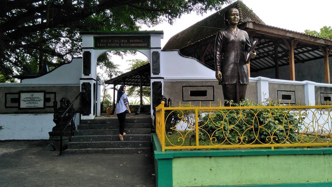 20 Tempat Wisata Terdekat di Rembang Jawa Tengah Yang Banyak Pantai, Simak Objek Terbaru Ini 1 20 Tempat Wisata Terdekat di Rembang Jawa Tengah Yang Banyak Pantai, Simak Objek Terbaru Ini 1