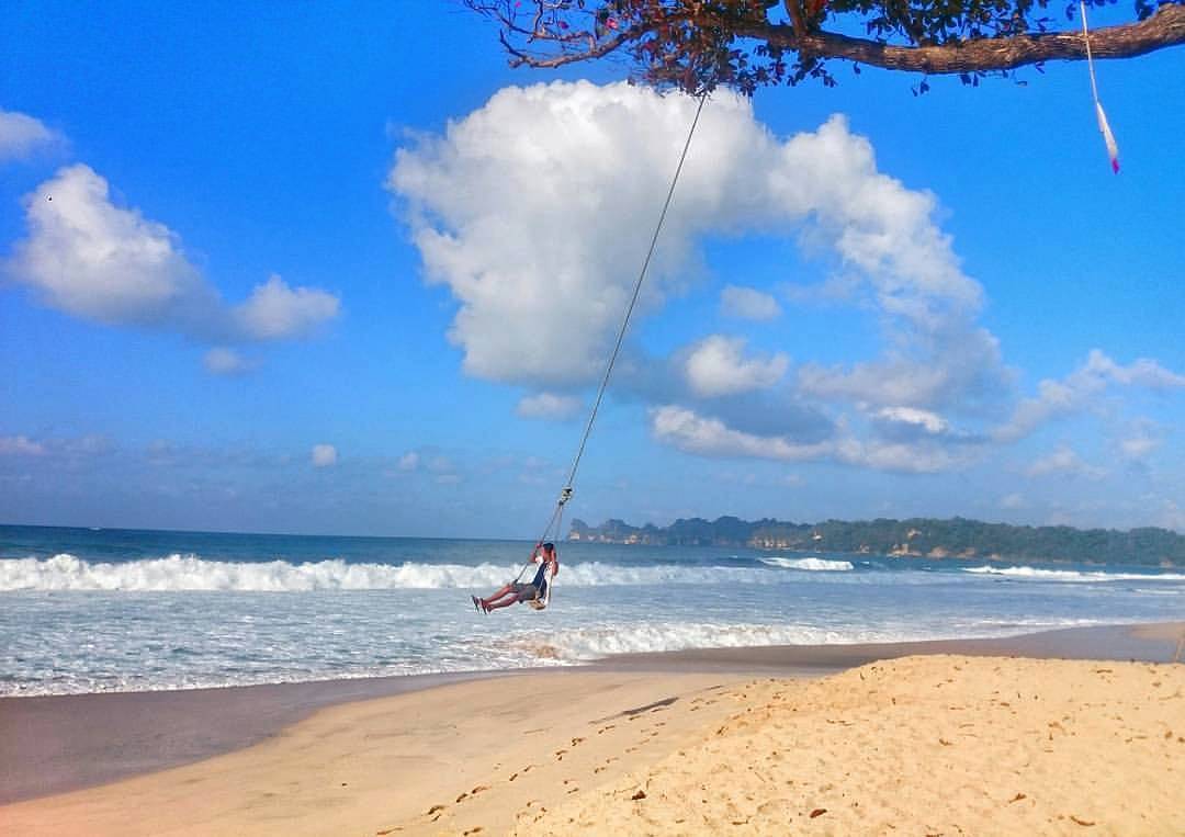 Apakah Sudah Buka Atau Tutup Wisata Pantai Sendiki Malang dan Bisakah Dilewati Mobil? 2