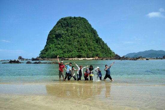 Gambar pantai pulau merah banyuwangi harga tiket masuk lokasi wisata jawa timur beach bwi google map homestay penginapan hotel dekat sejarah foto asal usul jalan menuju letak peta rute alamat dari jember sunset tempat surfing paket accommodation komodo malang sekarang hari ini 2025 dimana terletak di tercemar jatim kabupaten 68488" data-src="https://airebobichon.files.wordpress.com/2017/05/1-dbestsurabaya-com.jpg" alt="Gambar pantai pulau merah banyuwangi harga tiket masuk lokasi wisata jawa timur beach bwi google map homestay penginapan hotel dekat sejarah foto asal usul jalan menuju letak peta rute alamat dari jember sunset tempat surfing paket accommodation komodo malang sekarang hari ini 2025 dimana terletak di tercemar jatim kabupaten 68488