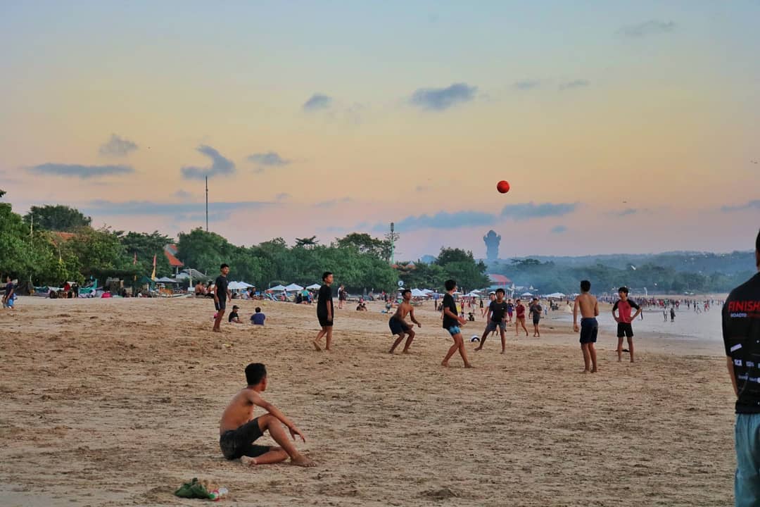 Keindahan Pantai Jimbaran Bali 6