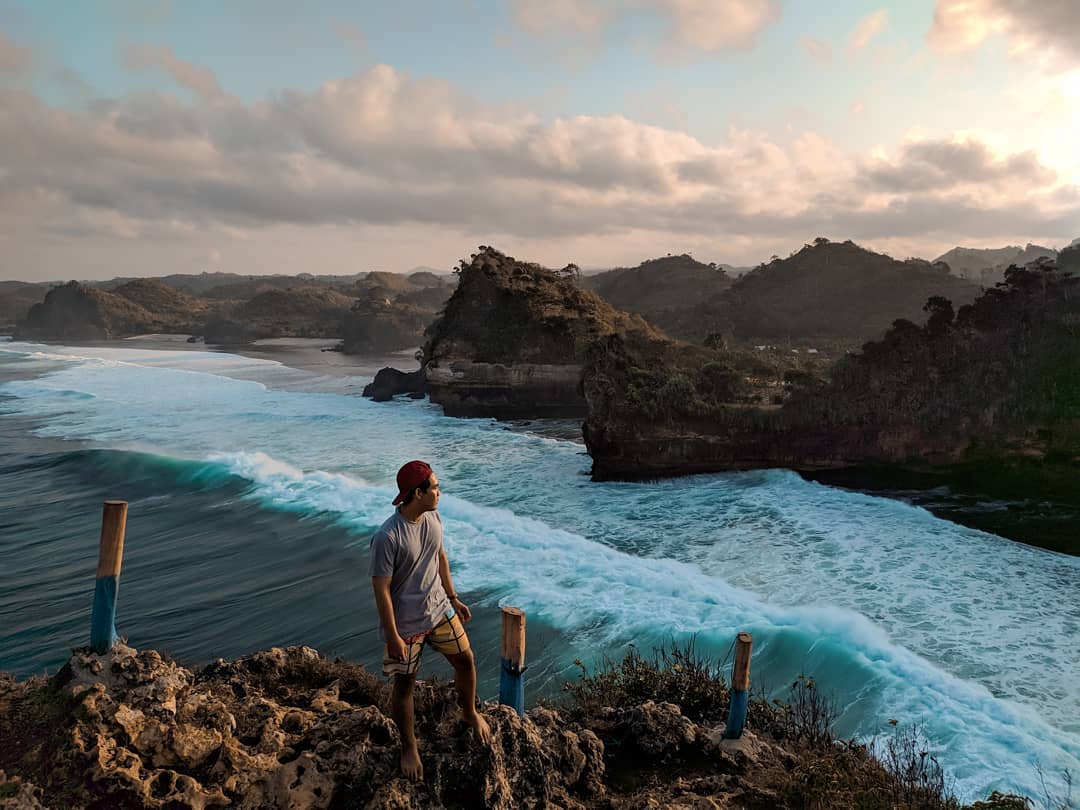 Potret Indahnya Pantai Batu Bengkung Lokasi di Malang dan Berapa Harga Tiket Masuknya? 4