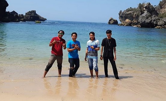 Pantai Ngrenehan Jogja 5
