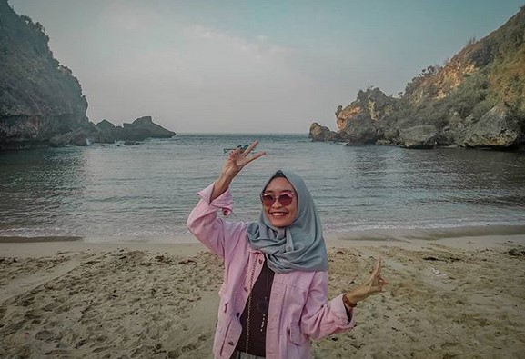 Pantai Ngrenehan Jogja 8