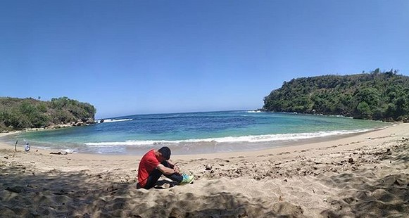 Pantai Pangi di Blitar Jawa Timur 9