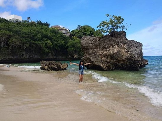 Pantai Padang Padang di Bali 3