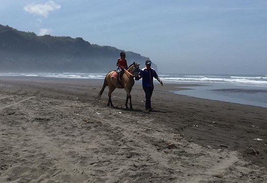 Pantai Parangkusumo Jogja 3