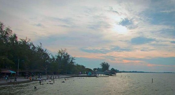 Pantai Cermin Punya Theme Park Yang Cocok Buat Bermain Anak dan Berapa Harga Tiket Masuknya? 4 Pantai Cermin Punya Theme Park Yang Cocok Buat Bermain Anak dan Berapa Harga Tiket Masuknya? 4