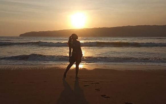 Pantai Teleng Ria di Pacitan Sudah Buka Atau Masih Ditutup dan Berapa Harga Tiket Masuknya? 2 Pantai Teleng Ria di Pacitan Sudah Buka Atau Masih Ditutup dan Berapa Harga Tiket Masuknya? 2