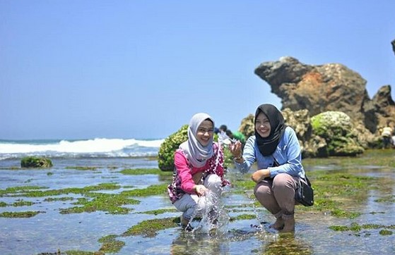 Pantai Krakal Jogja, Panoramanya Cantik dan Alami 6 Pantai Krakal Jogja, Panoramanya Cantik dan Alami 5