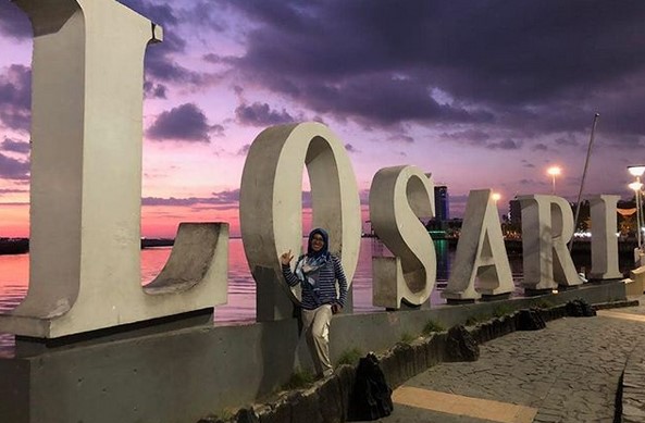 Pantai Losari Makassar, Sampai Malam Hari Pun Masih Ramai 2 Pantai Losari Makassar, Sampai Malam Hari Pun Masih Ramai 2