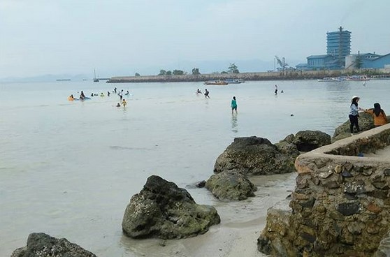 Potret Keindahan Wisata Pantai Pasir Putih di Lampung Selatan dan Berapa Tiket Masuknya? 2 Potret Keindahan Wisata Pantai Pasir Putih di Lampung Selatan dan Berapa Tiket Masuknya? 2