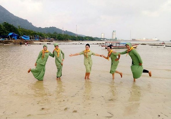 Potret Keindahan Wisata Pantai Pasir Putih di Lampung Selatan dan Berapa Tiket Masuknya? 5 Potret Keindahan Wisata Pantai Pasir Putih di Lampung Selatan dan Berapa Tiket Masuknya? 5