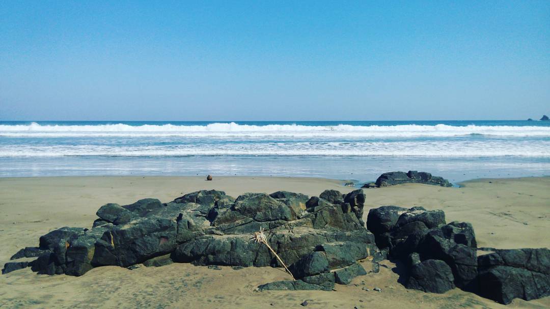 Pantai Jolosutro Blitar Jawa Timur, dan Berapa Harga Tiket Masuknya dan Buka Atau Tutup? 3