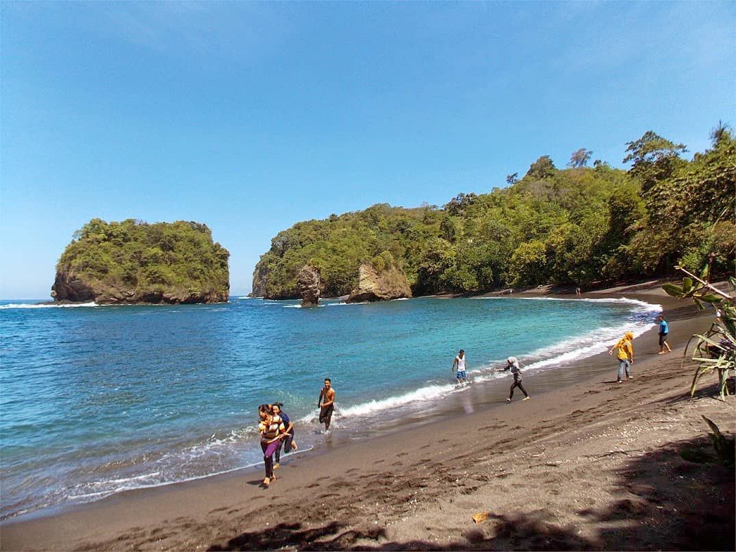 Pantai Licin Kabupaten Malang 5