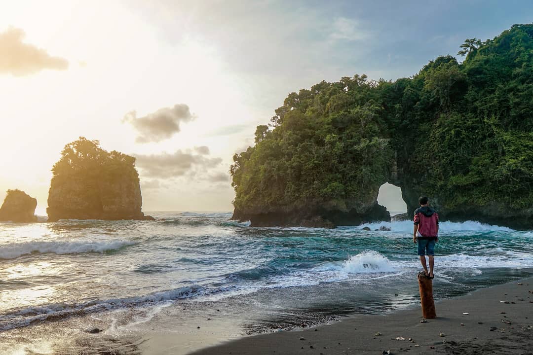 Pantai Licin Kabupaten Malang 4