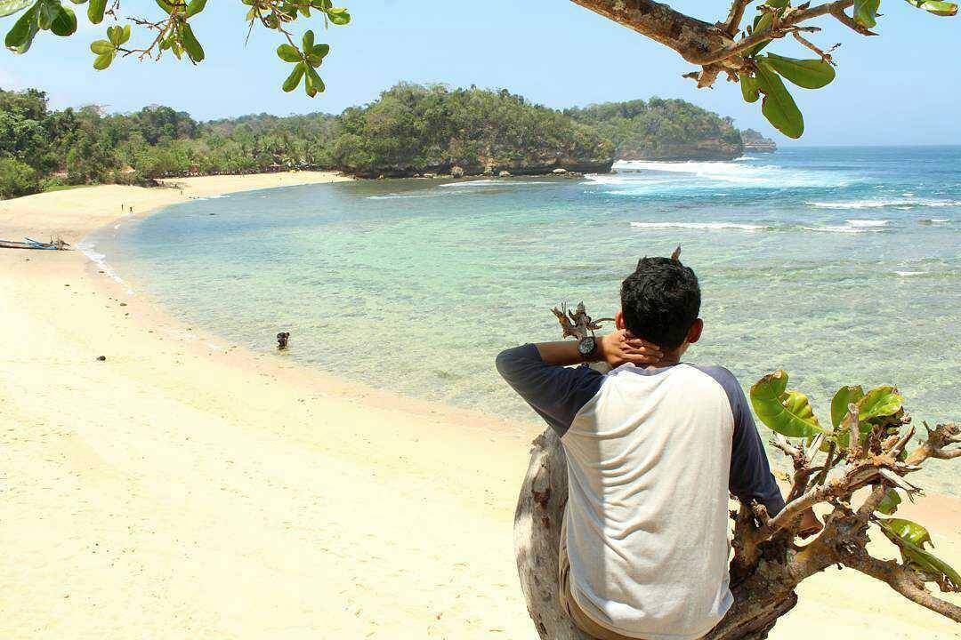 Pantai Pasir Panjang Malang 6