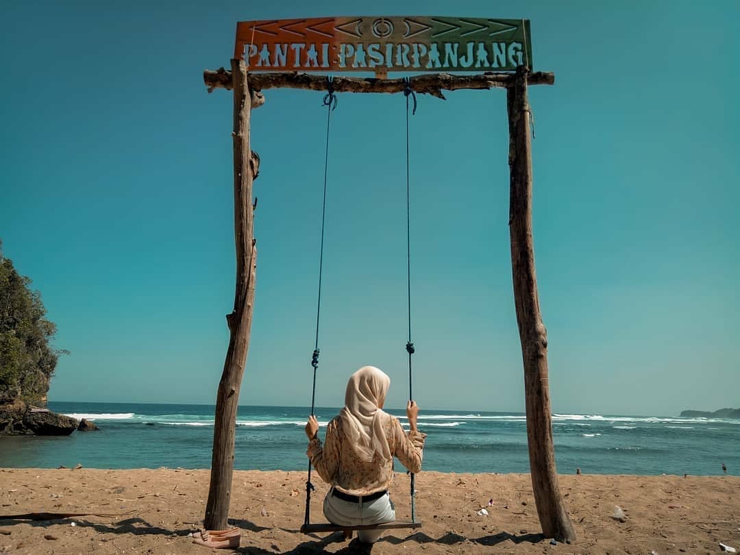 Pantai Pasir Panjang Malang 5