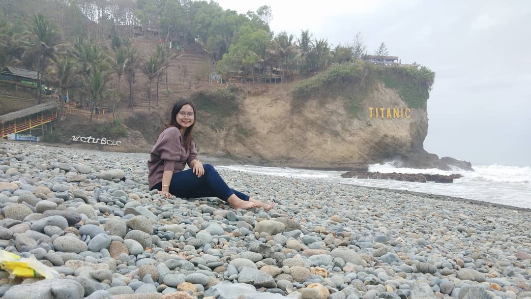 Rute Menuju Lokasi Wisata Pantai Watu Bale di Kebumen dan Berapa Harga Tiket Masuknya? 9