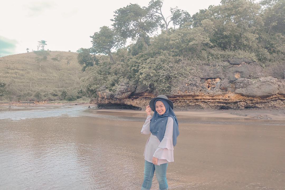 Jalan Menuju Lokasi Pantai Serang di Blitar Jawa Timur dan Berapa Harga Tiket Masuknya? 3