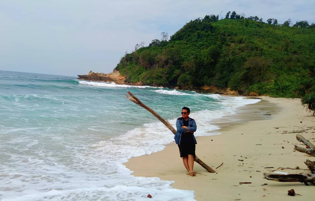 Akses Jalan Menuju Lokasi Wisata Pantai Sanggar Tulungagung dan Berapa Harga Tiketnya? 4 Akses Jalan Menuju Lokasi Wisata Pantai Sanggar Tulungagung dan Berapa Harga Tiketnya? 4