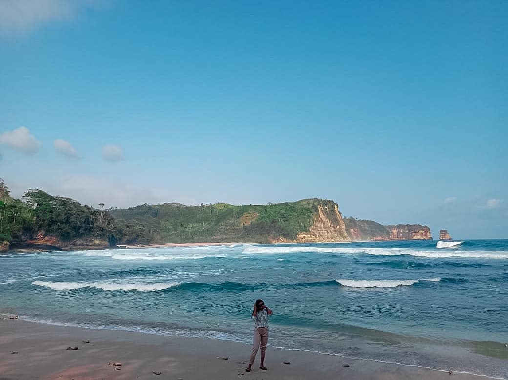 Akses Jalan Menuju Lokasi Wisata Pantai Sanggar Tulungagung dan Berapa Harga Tiketnya? 5 Akses Jalan Menuju Lokasi Wisata Pantai Sanggar Tulungagung dan Berapa Harga Tiketnya? 5