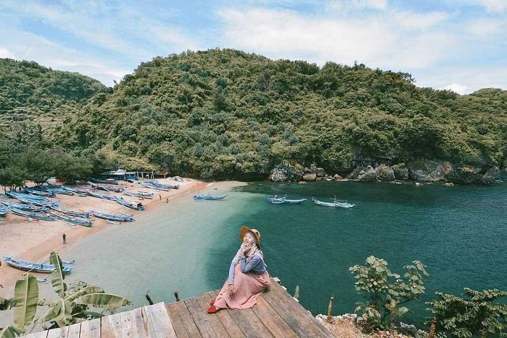 Keindahan Pantai Gesing Gunung Kidul Yogyakarta dan Berapa Harga Tiket Masuknya? 3