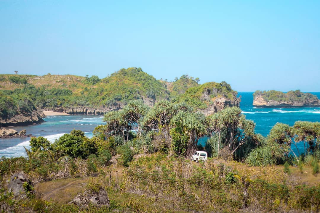 Indahnya Wisata Pantai Peh Pulo di Blitar Jawa Timur dan Berapa Harga Tiket Masuknya? 3 Indahnya Wisata Pantai Peh Pulo di Blitar Jawa Timur dan Berapa Harga Tiket Masuknya? 3