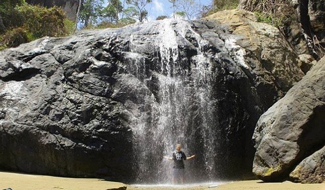 Pantai Banyu Anjlok Malang, Adakah Fasilitas Snorkeling dan Berapa Harga Tiket Masuknya? 7