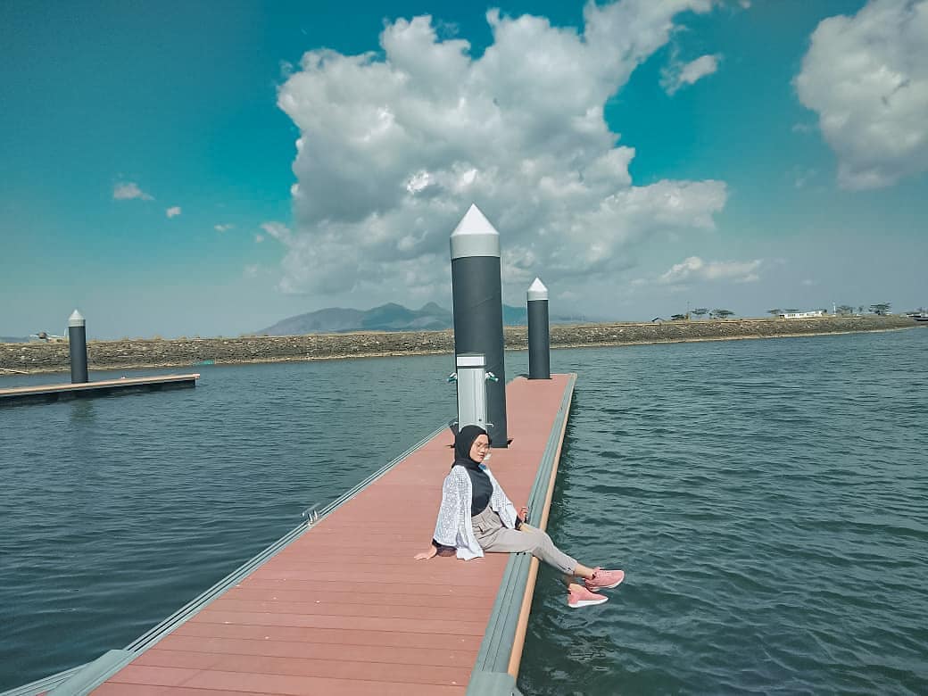 Pantai Boom Banyuwangi Yang Jembatannya Disebut Dion Wiyoko Seperti Helix Bridge Singapura 5 Pantai Boom Banyuwangi Yang Jembatannya Disebut Dion Wiyoko Seperti Helix Bridge Singapura 5