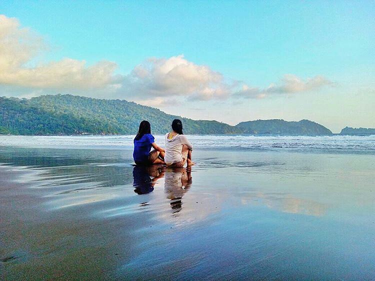 Dimana Jalan Menuju Lokasi Wisata Pantai Bandealit di Jember dan Berapa Harga Tiket Masuknya? 6