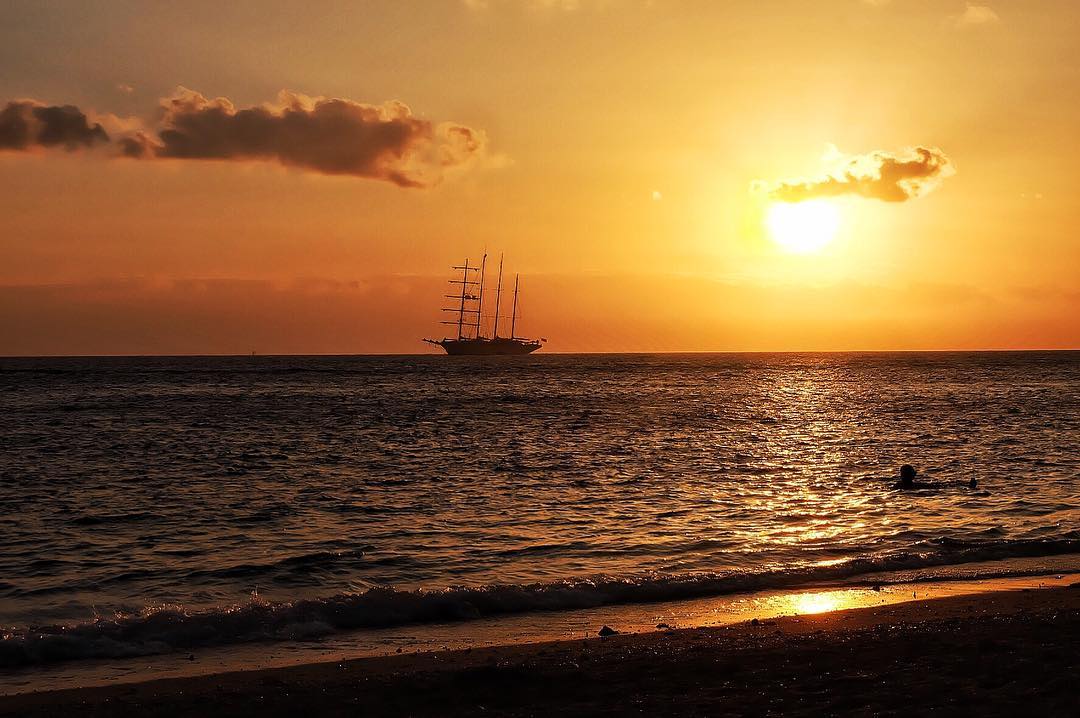 Keindahan Objek Wisata Pantai Senggigi Lombok 9 Keindahan Objek Wisata Pantai Senggigi Lombok 9