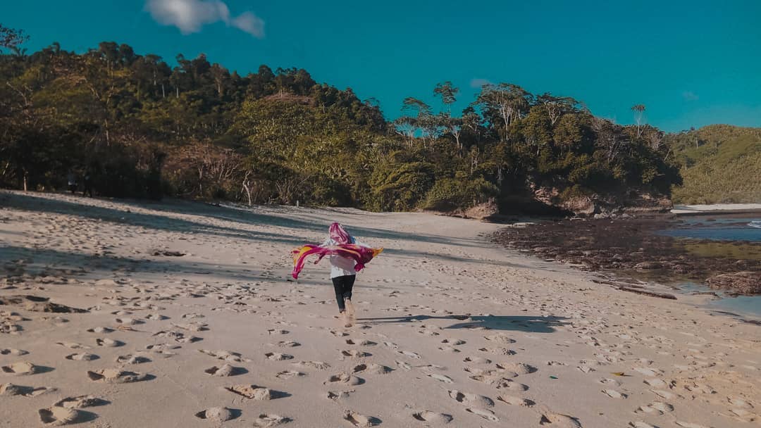 Akses Jalan Menuju Lokasi Wisata Pantai Sanggar Tulungagung dan Berapa Harga Tiketnya? 1 Akses Jalan Menuju Lokasi Wisata Pantai Sanggar Tulungagung dan Berapa Harga Tiketnya? 1