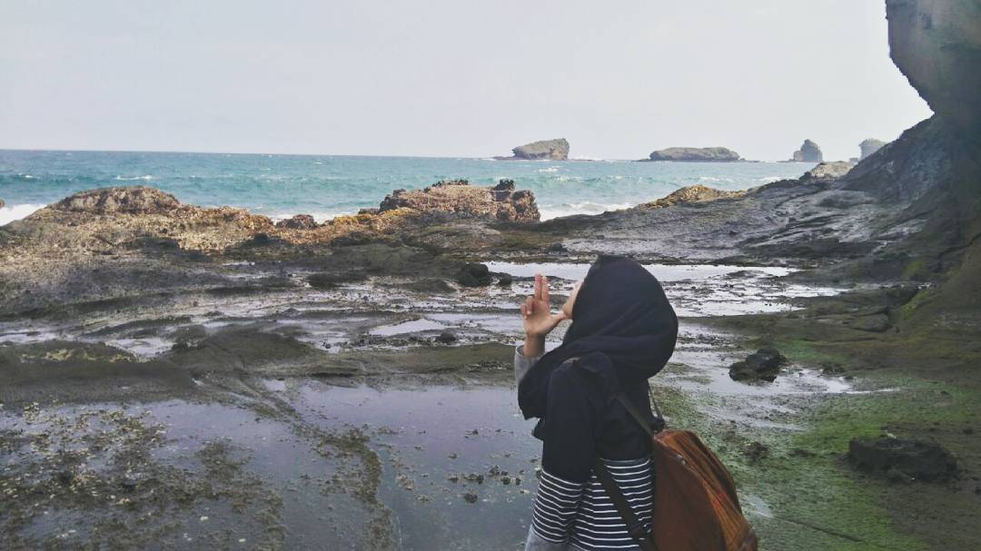 Potret Indahnya Lokasi Wisata Pantai Watu Ulo Terletak di Sumberrejo Kabupaten Jember Jawa Timur 4