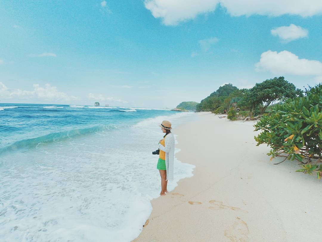 Pantai Watu Leter di Malang Buka Atau Tutup dan Berapa Harga Tiket Masuknya? 7 Pantai Watu Leter di Malang Buka Atau Tutup dan Berapa Harga Tiket Masuknya? 7