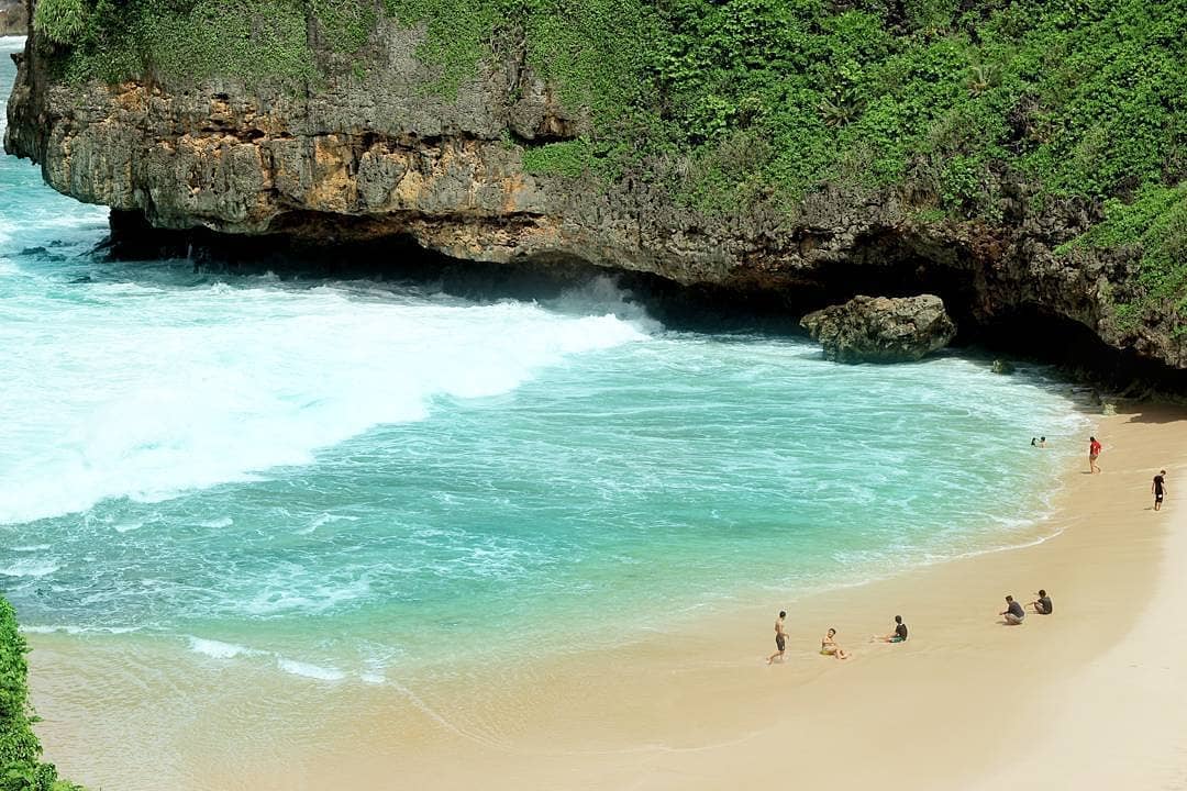 Jalan Menuju Pantai Greweng Yogyakarta 3 Jalan Menuju Pantai Greweng Yogyakarta 3