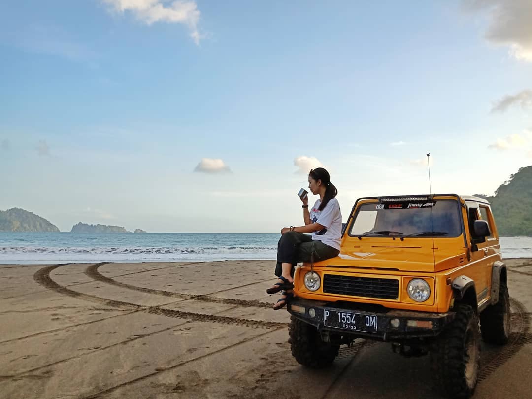 Dimana Jalan Menuju Lokasi Wisata Pantai Bandealit di Jember dan Berapa Harga Tiket Masuknya? 7