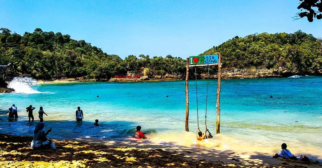 Pantai Pasir Panjang Malang 9