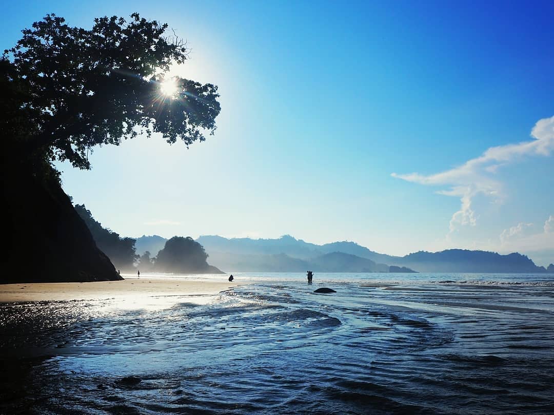 Pantai Banyu Anjlok Malang, Adakah Fasilitas Snorkeling dan Berapa Harga Tiket Masuknya? 2