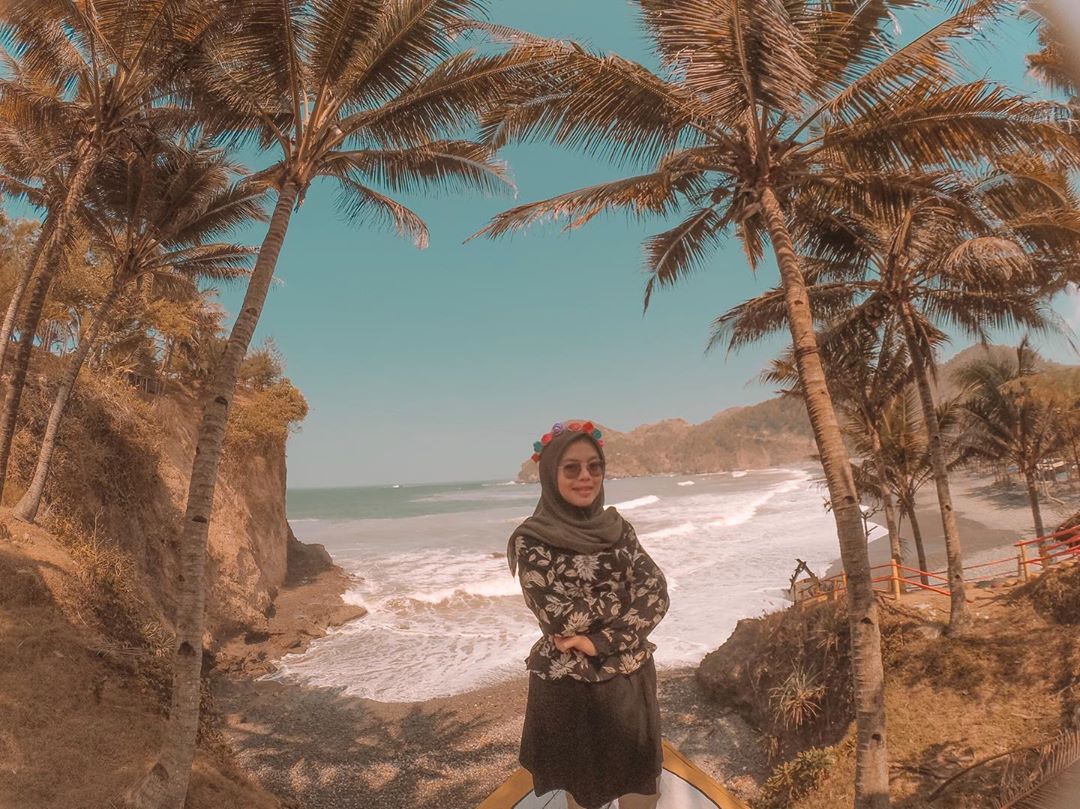 Rute Menuju Lokasi Wisata Pantai Watu Bale di Kebumen dan Berapa Harga Tiket Masuknya? 3