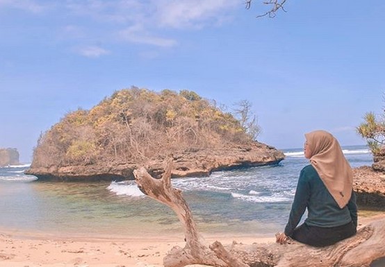 Pantai Kedung Celeng Malang 7 Pantai Kedung Celeng Malang 7