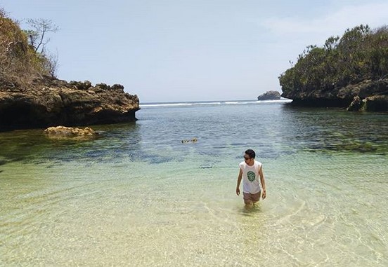 Pantai Kedung Celeng Malang 8 Pantai Kedung Celeng Malang 8