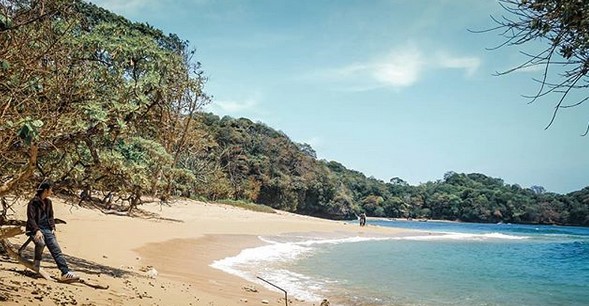 Pantai Kedung Celeng Malang 9 Pantai Kedung Celeng Malang 9