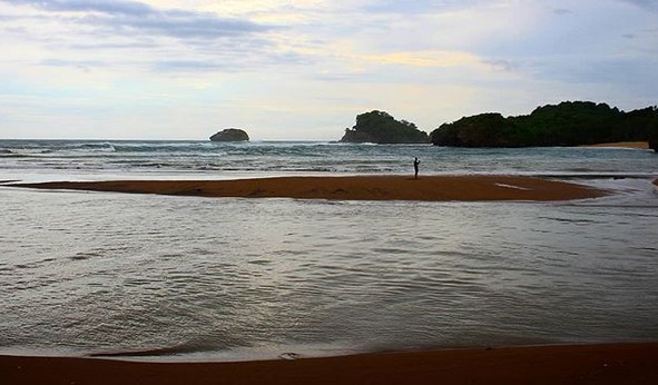 Pantai Bantol Malang 9
