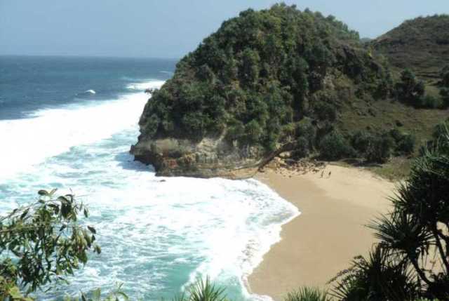 Pantai Nampu Wonogiri Yang Tidak Boleh Kamu Lewatkan dan Berapa Harga Tiket Masuknya? 2