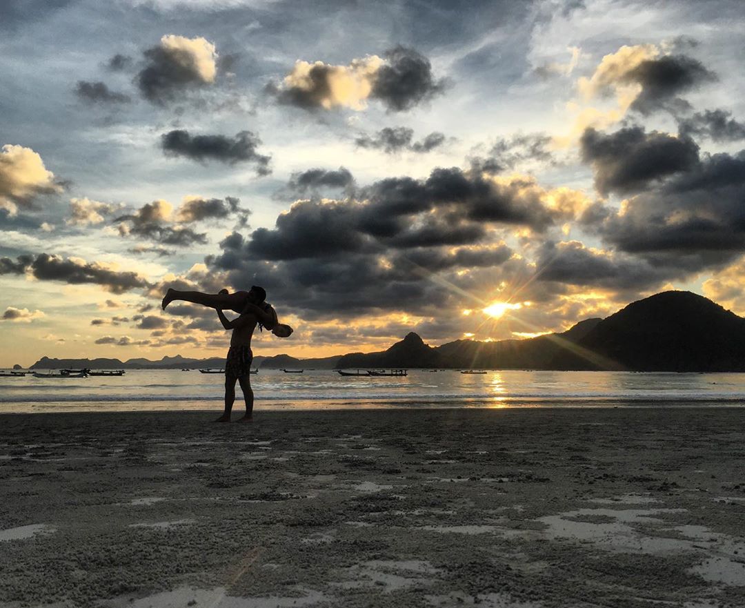 Lokasi Wisata Pantai Mawun di Lombok Tengah Nusa Tenggara Barat, Apakah Bisa Camping? 1