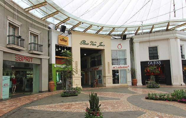 Paris Van Java Mall Bandung 5