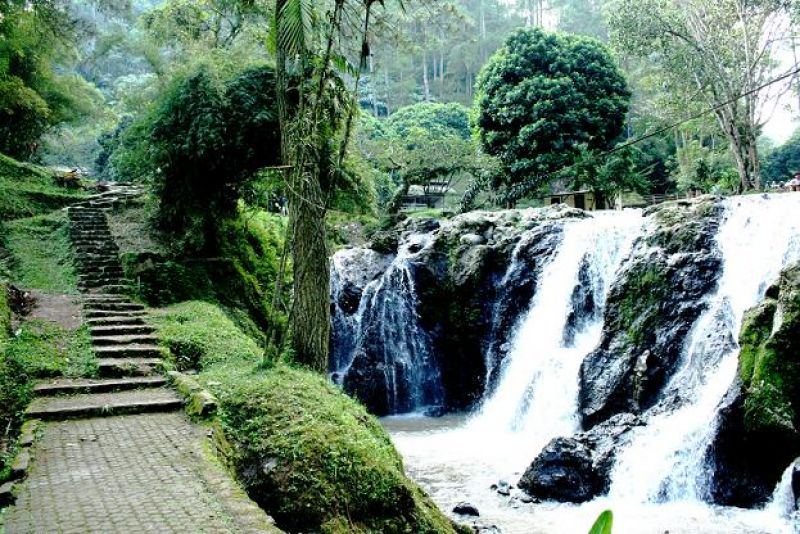 Keindahan Curug Maribaya, Wisata Alam Cantik di Bandung 7 Keindahan Curug Maribaya, Wisata Alam Cantik di Bandung 6